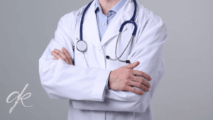 What Should You Pay Attention to When Choosing a Plastic Surgeon